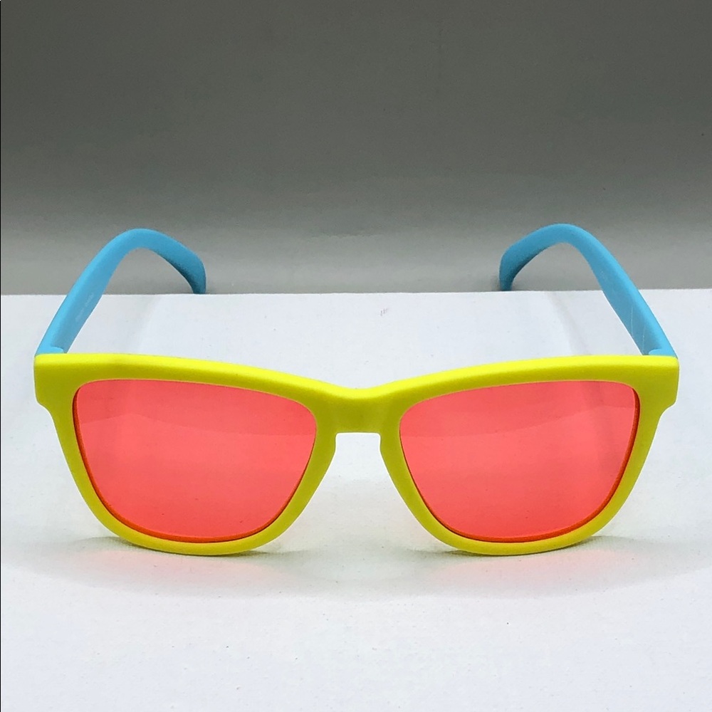 Goodr Pineapple Painkillers Colorful Vibrant Unisex Medium Size